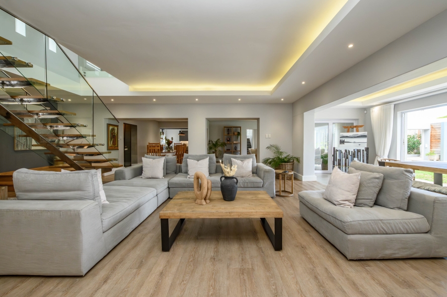 4 Bedroom Property for Sale in Summerstrand Eastern Cape